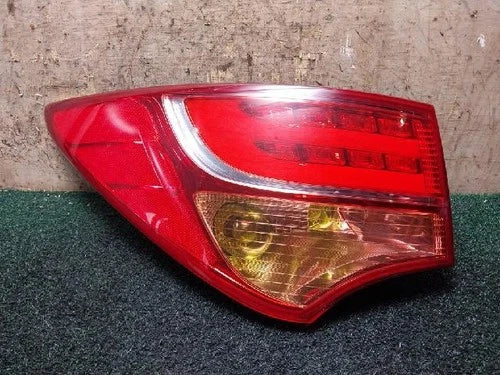 Left rear combination tail light assembly compatible with Hyundai Santa Fe 2013, genuine OEM replacement part 924012W1