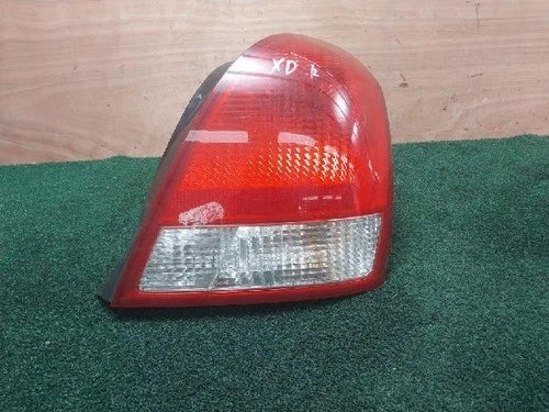 Right rear tail light assembly compatible with Hyundai Elantra 2001, genuine OEM replacement part 92402-2D0