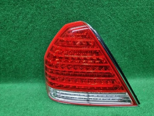 Left rear tail light assembly compatible with Hyundai Equus 2006, genuine OEM replacement part 92401 3B501