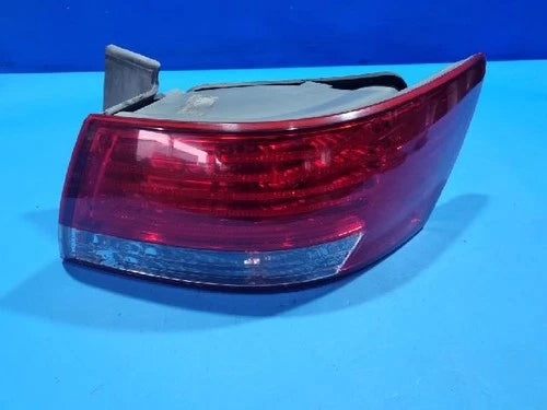 Right outer rear tail light assembly compatible with Hyundai NF 2010, OEM 92402 3K500