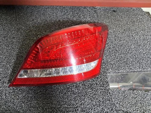Rear combination tail light compatible with Hyundai Equus 2012, genuine OEM replacement part 92402 3N000