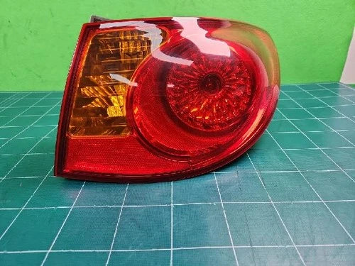 Right outer rear tail light assembly Hyundai Elantra 2007 OEM 92402 2H000