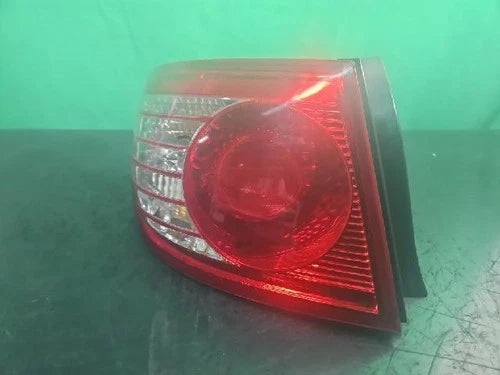 Left rear tail light assembly compatible with Hyundai Elantra 2000, genuine OEM replacement part 92401 2D200
