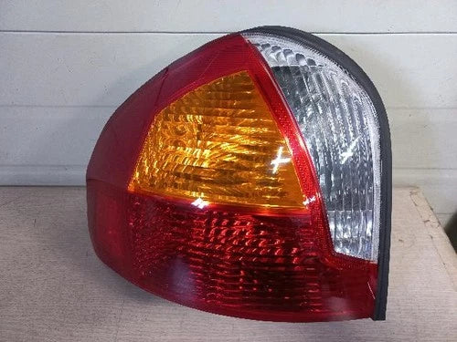 Rear combination tail light compatible with Hyundai Santa Fe 2004, genuine OEM replacement part 92401-260