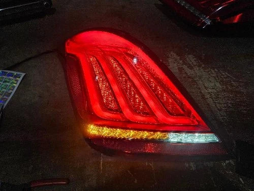 Left rear tail light assembly compatible with Genesis 2018, LH OEM 92401D2000