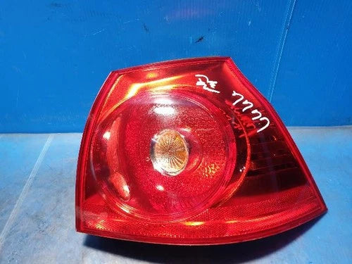 Right outer rear tail light assembly Volkswagen (Combination Tail Light) 1K6 945 096AA