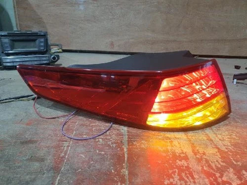 Left rear tail light assembly compatible with Kia K5 2010, genuine OEM replacement part 92401-2T000