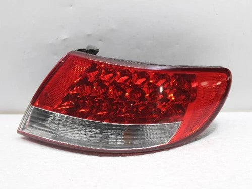 Right rear combination tail light assembly OEM 92402 3L001 compatible with Hyundai Azera 2007