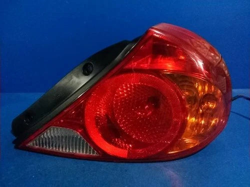 Right rear combination tail light assembly compatible with Kia Spectra 2003, genuine OEM replacement part 0K2N151150A