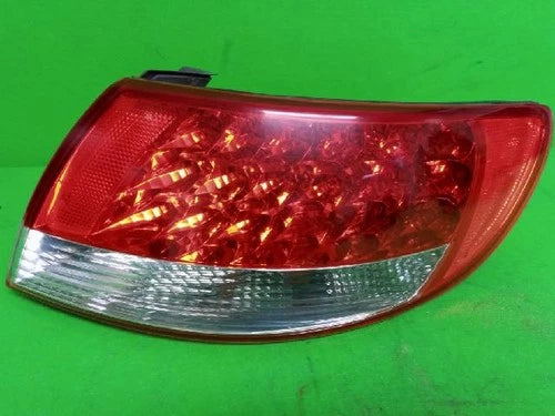 Right rear combination tail light assembly compatible with Hyundai Azera 2006, genuine OEM replacement part 92402 3L001