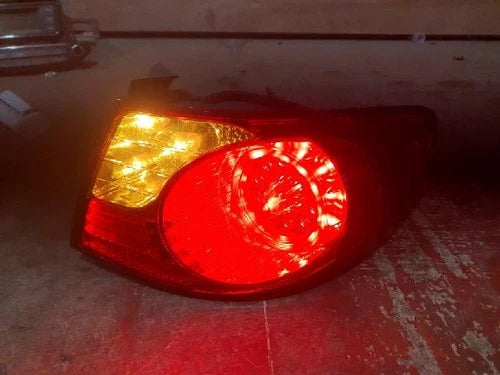 Right rear tail light assembly compatible with Hyundai Elantra 2010, genuine OEM replacement part 92402-2Q000