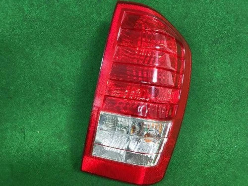 Right rear combination tail light assembly compatible with Kia Carnival 2012, genuine OEM replacement part 92402 4J000