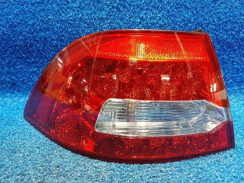 Conjunto de faro/calavera trasero izquierdo Kia 2010 OEM 92401 2G500