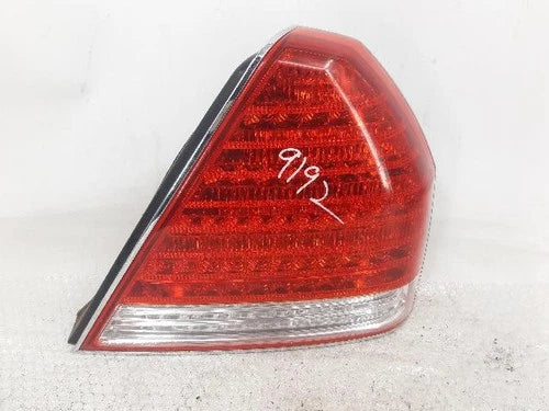 Right rear tail light assembly compatible with Hyundai Equus 2005, genuine OEM replacement part 92402 3B501
