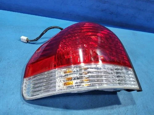 Left rear combination tail light assembly compatible with Hyundai Santa Fe 2005, genuine OEM replacement part 92401 26500