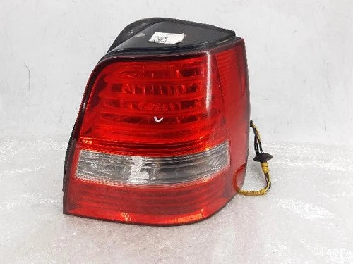 Right rear tail light assembly compatible with Kia Sorento 2007, genuine OEM replacement part 92402 3E500