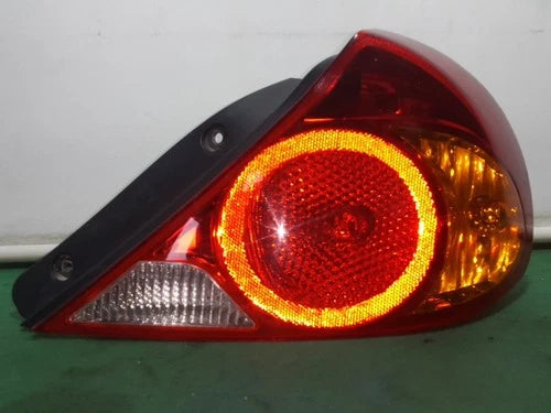 Right rear combination tail light assembly compatible with Kia Spectra 2002, genuine OEM replacement part 0K2N151150A