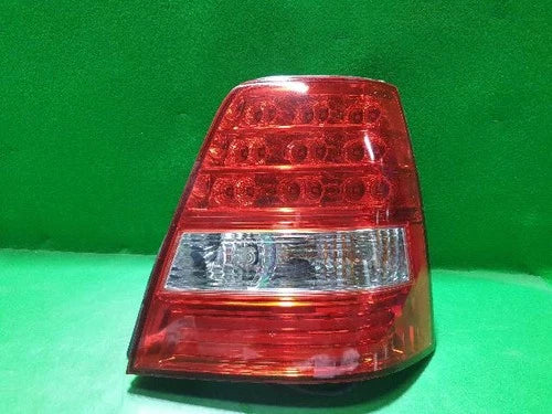 Right rear combination tail light assembly OEM 92402 3E500 compatible with Kia Sorento 2008