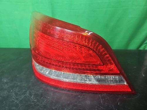 Rear combination tail light compatible with Hyundai Equus 2010, genuine OEM replacement part 92401 3N000