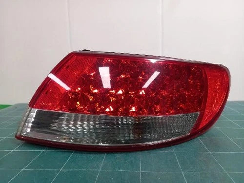 Rear combination tail light (right) compatible with Hyundai Azera 2009, genuine OEM replacement part 92402 3L002