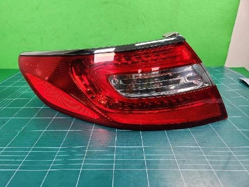 Left outer rear tail light assembly compatible with Hyundai Azera 2012, genuine OEM replacement part 92403 3V000