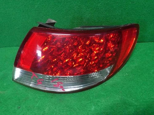 Right rear combination tail light assembly OEM 92402 3L001 compatible with Hyundai Azera 2008