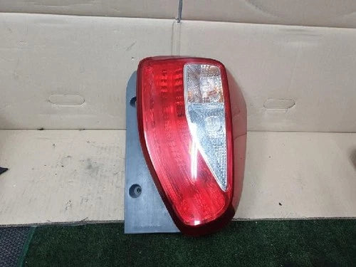 Right rear combination tail light assembly OEM 92402 A3000 compatible with Kia Ray 2015