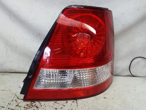 Right rear combination tail light assembly OEM 92402 3E000 compatible with Kia Sorento 2003