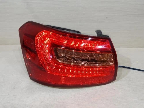 Left rear tail light assembly compatible with Kia Cadenza 2011, genuine OEM replacement part 924013R000