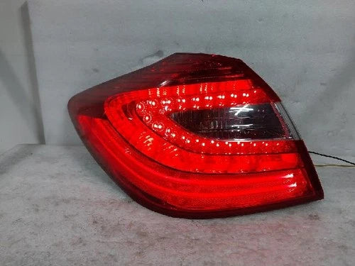 Used OEM Part - Combination Tail Light Assembly Hyundai Genesis 2013 OEM 92401-3M200