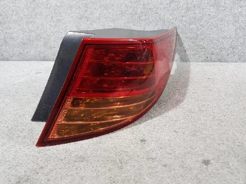 Right rear combination tail light assembly OEM 92402 2T000 compatible with Kia K5 2012