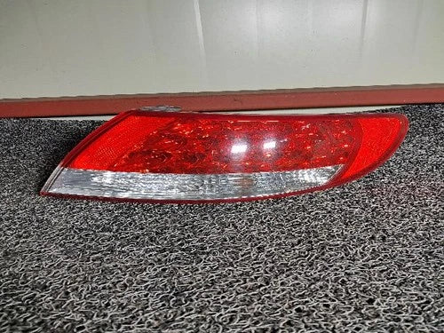 Right rear combination tail light assembly compatible with Hyundai Azera 2006, genuine OEM replacement part 92402 3L001