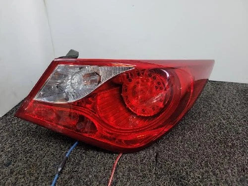 Refacción OEM Usada - Conjunto de luz derecha Hyundai 2010 - Combinación O/S RH OEM 924023S100
