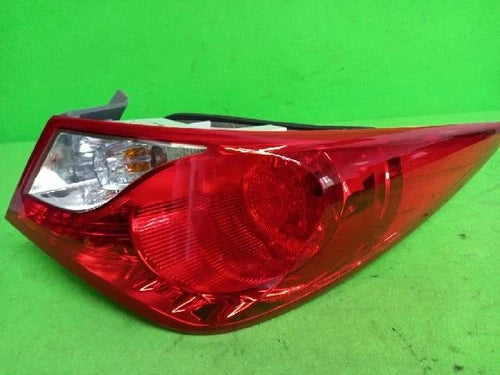 Right outer rear tail light assembly (OEM) 92402 3S010 compatible with Hyundai YF LPI 2010