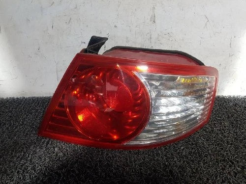 Conjunto de faro/calavera trasero combinado derecho Kia 2004 OEM 92402 3F070