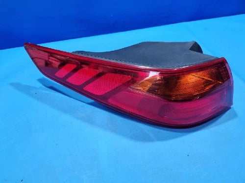 Left rear tail light assembly compatible with Kia Optima 2015, LH OEM 92401, 2T500