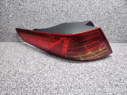 Used OEM Part - Rear tail light left (combination rear) for Kia K5 2016, genuine OEM replacement part 92401 D4000