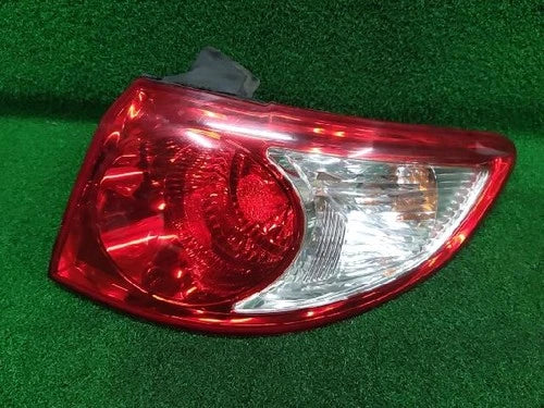 Right outer rear tail light assembly (OEM) 92402 2B000 compatible with Hyundai Santa Fe 2009