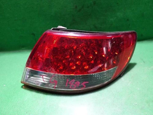 Rear combination tail light (right) compatible with Hyundai Azera 2009, genuine OEM replacement part 92402 3L002