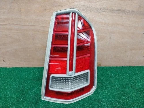 Right rear tail light assembly compatible with Chrysler 300C 2012, genuine OEM replacement part 68042174AE