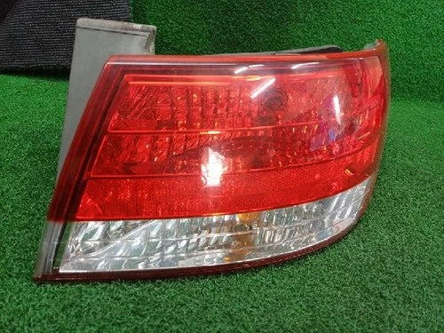 Used OEM Part - light assembly/tail lights outer right for Hyundai NF 2007, genuine OEM replacement part 92402 3K400