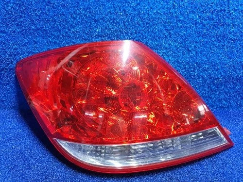 Rear combination tail light compatible with Honda Legend 2007 (driver side/left) OEM 24214