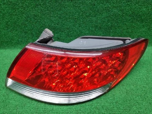 Rear combination tail light compatible with Hyundai Azera 2009 (right side/passenger side) OEM 92402 3L002