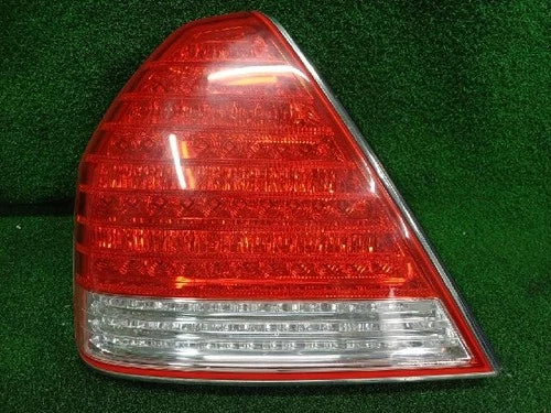 Left rear tail light assembly compatible with Hyundai Equus 2007, genuine OEM replacement part 92401 3B501