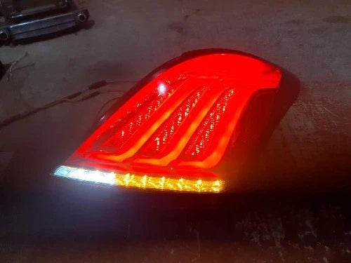Right rear tail light assembly Genesis 2016, RH OEM 92402D2000