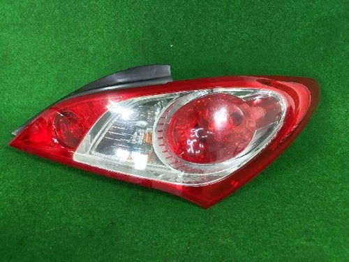 Rear combination tail light Hyundai Genesis 2009 (right side) OEM 92402 2M000