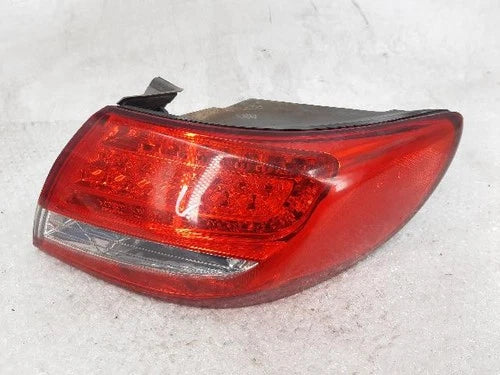 Right rear combination tail light assembly OEM 92402 3L500 compatible with Hyundai Azera 2011