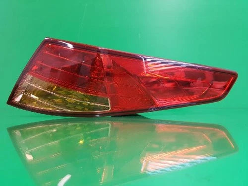Right rear combination tail light assembly compatible with Kia K5 2011, genuine OEM replacement part 92402 2T000