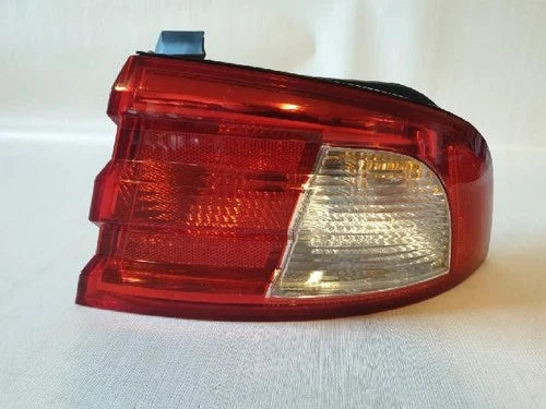Kia Optima 2005 - Right rear combination tail light OEM 92421 3C070