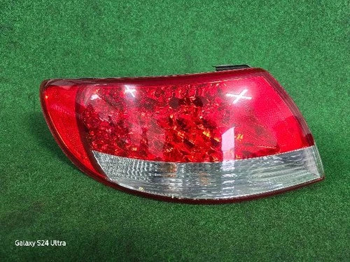 Left rear combination tail light assembly compatible with Hyundai Azera 2007, genuine OEM replacement part 924013L000